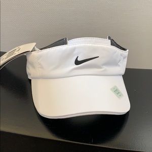 Nike women’s visor. White. Brand new w/tags.